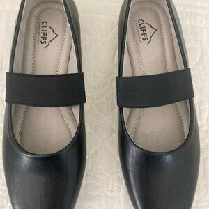 CLIFFS BY WHITE MOUNTAIN Women's Black Mary Jane Flat, 8.5W